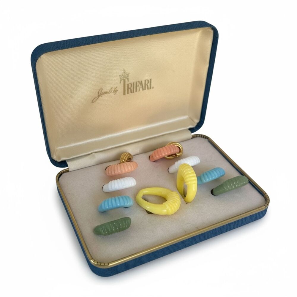 Vintage 1960s Crown Trifari Interchangeable Lucite Earrings Set Original Box